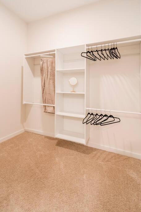 Charming Cozy Apartment With Wi-Fi & Free Parking Charlotte Extérieur photo