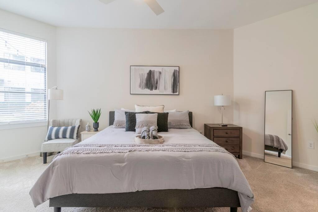 Charming Cozy Apartment With Wi-Fi & Free Parking Charlotte Extérieur photo