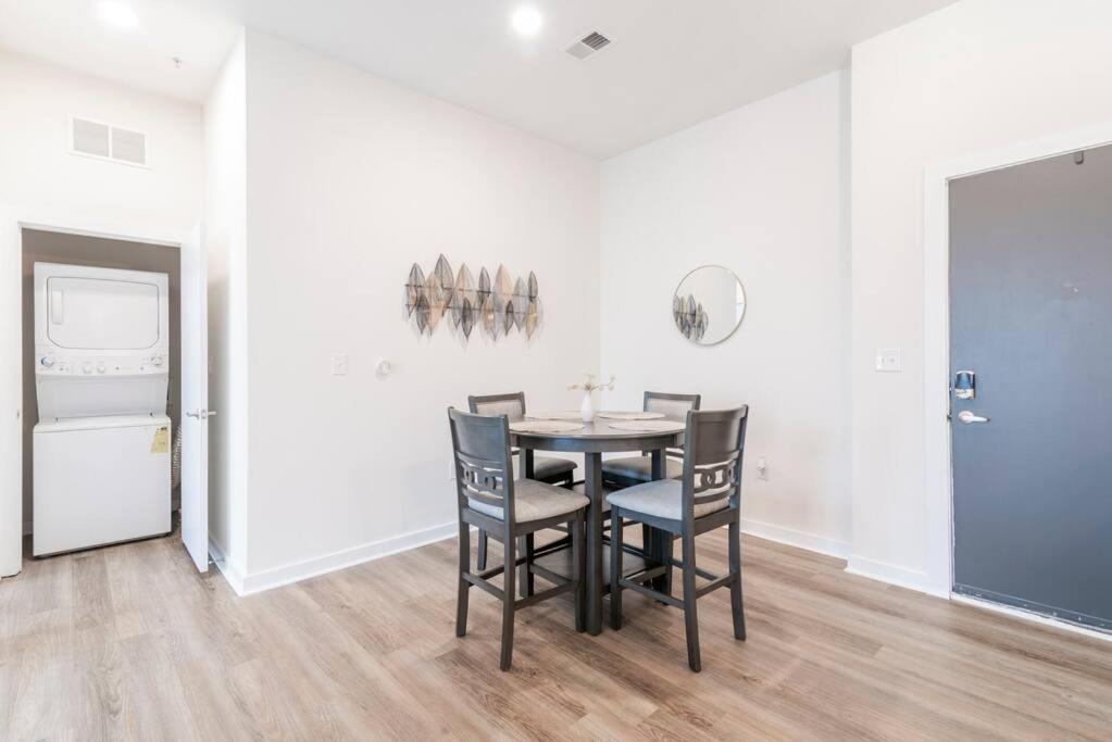 Charming Cozy Apartment With Wi-Fi & Free Parking Charlotte Extérieur photo