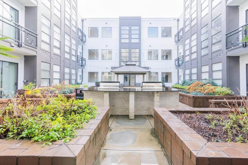 Charming Cozy Apartment With Wi-Fi & Free Parking Charlotte Extérieur photo